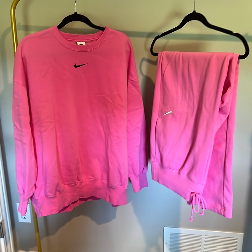 Nike, XL, Pink Sweatshirt and Sweatpants